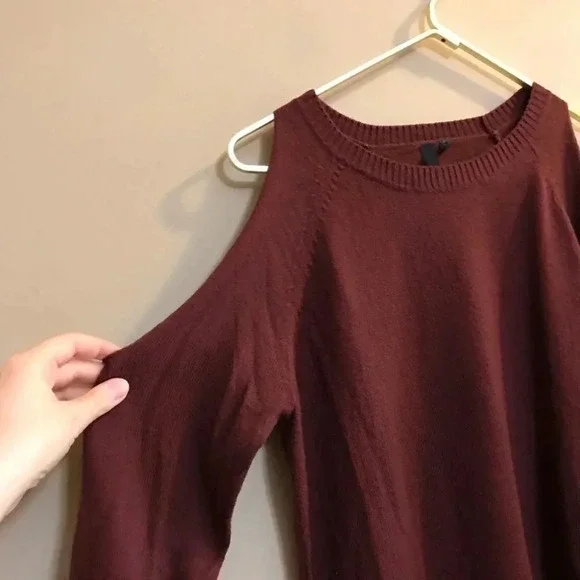 Three Pink Hearts Women's Garnet Cold Shoulder Sweater Zippers Tunic Junior’s L - Picture 10 of 10